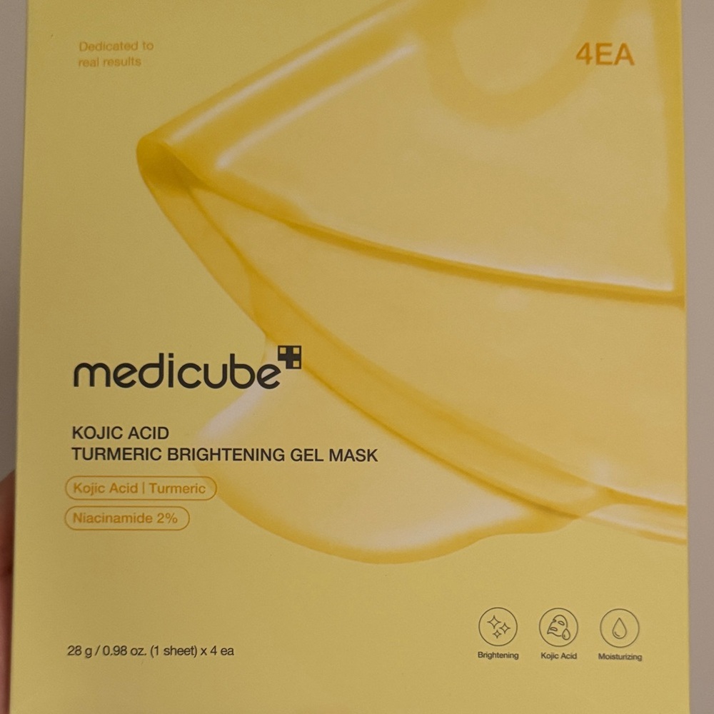 Medicube Kojic Acid Turmeric Brightening Gel Mask - Yellow